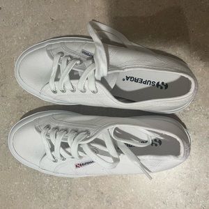 Superga sneakers never worn!